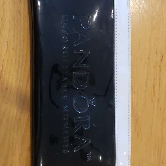 Wristlet - Picture 2 of 4